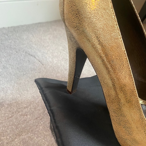 Classic FENDI Pumps - Picture 1 of 2